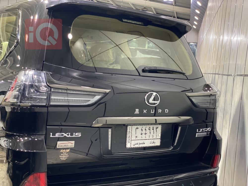 Lexus LX